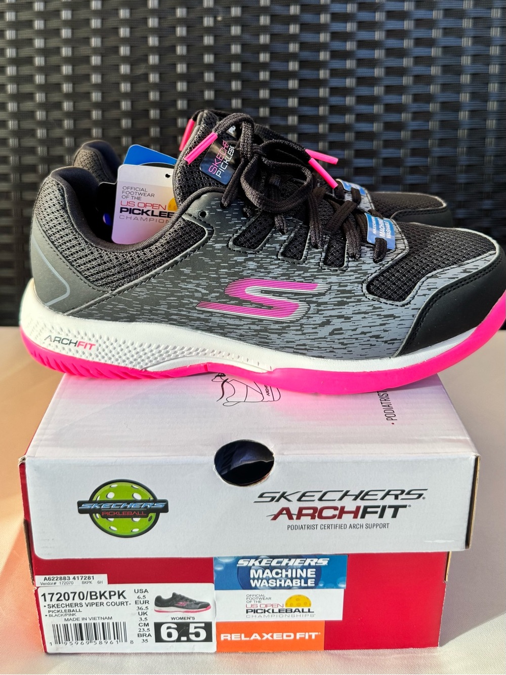 Skechers Women's Black & Pink Arch Fit Athletic Sneakers
